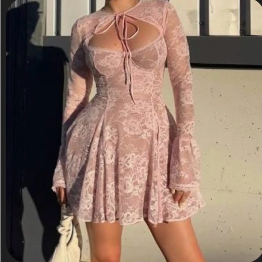 NWOT HOUSE OF CB ALICE Perfectly Pink Lace Mini Dress 🌸💗